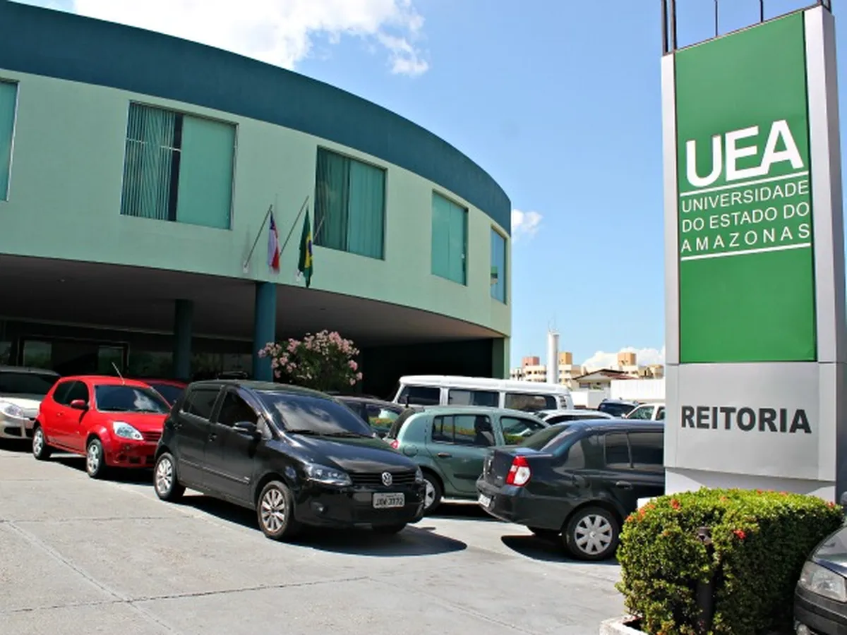 Lei que reserva 80% das vagas da UEA para locais